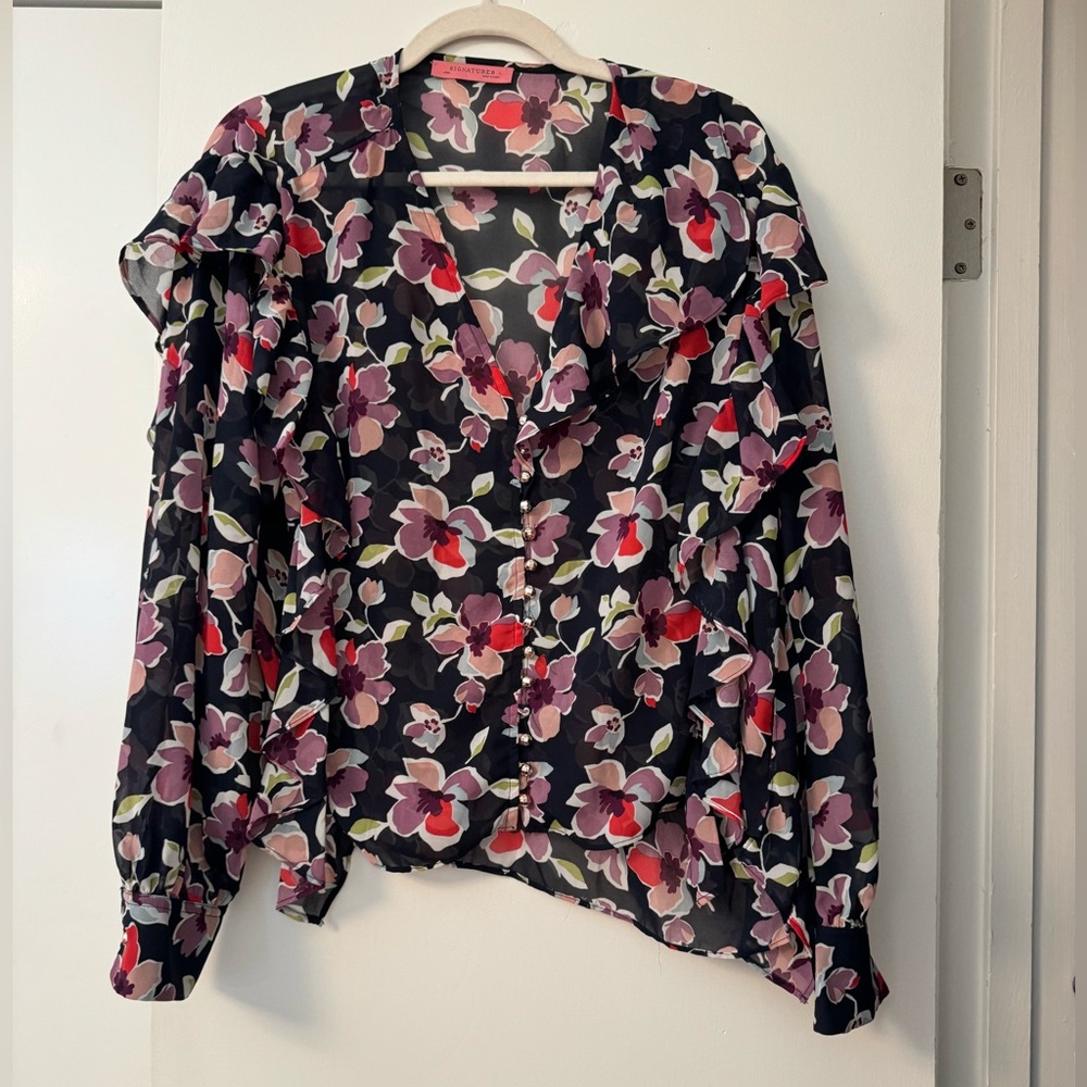 Women’s floral ruffle blouse VICI size large like new